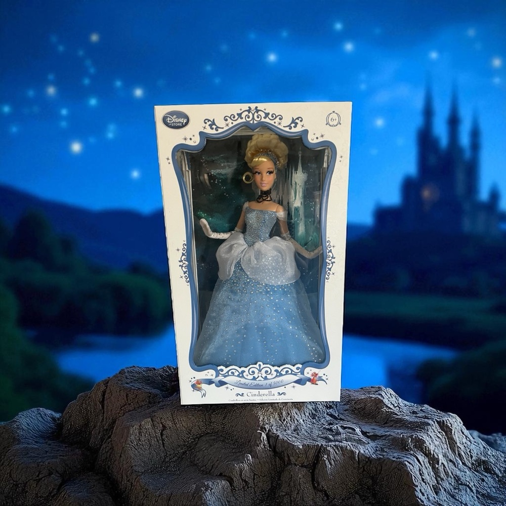 *Rare* Disney Store Cinderella Limited Edition Doll 2012